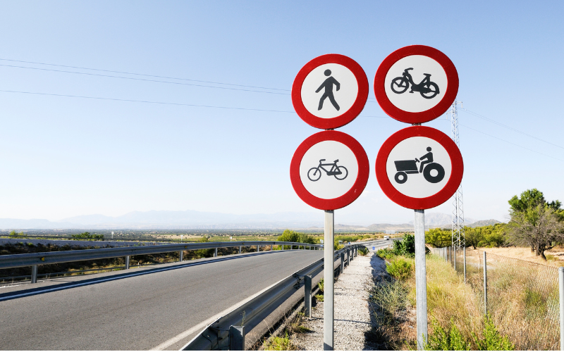 How Traffic Laws in Dubai Differ from Other Countries